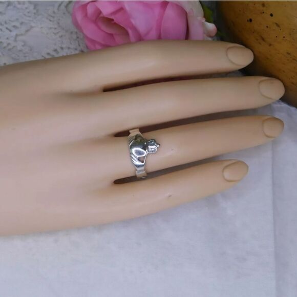 Claddagh Sterling Silver Ring Irish Heart in Your Hands - Picture 5 of 9